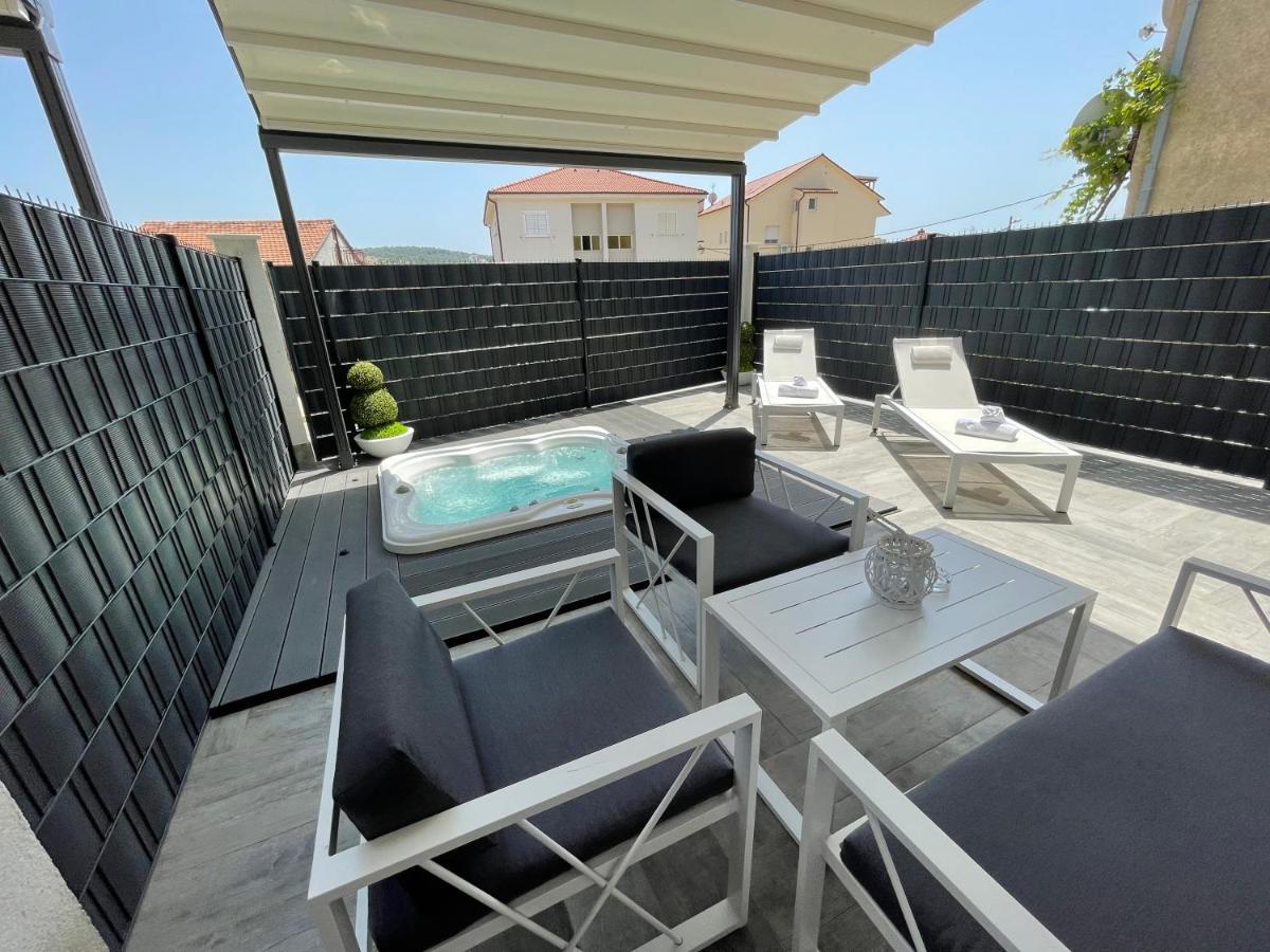 Sky Garden Trogir Apartamento Exterior foto